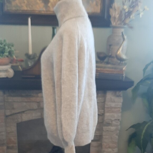 Grae Cove 100% Merino Wool Turtleneck Sweater - Picture 5 of 9